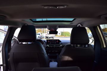 Citroën C4 PT130 EAT8 Shine | PDach, RCam, 360, TW, Voll