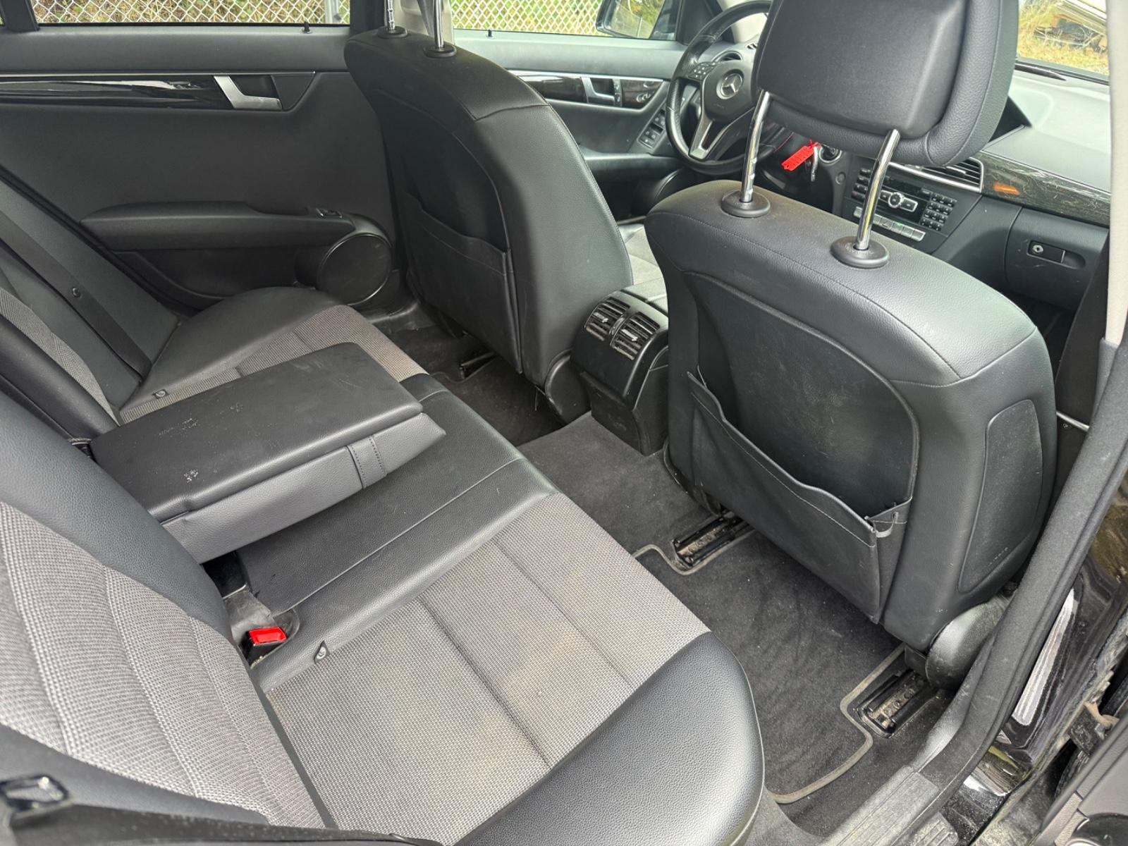 Mercedes-Benz C220 2013 — photo 15