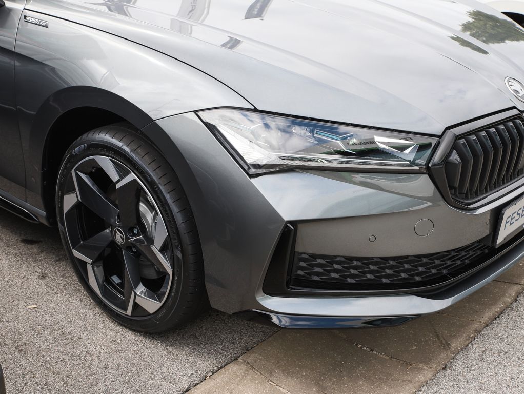 Skoda Superb - Bild 3