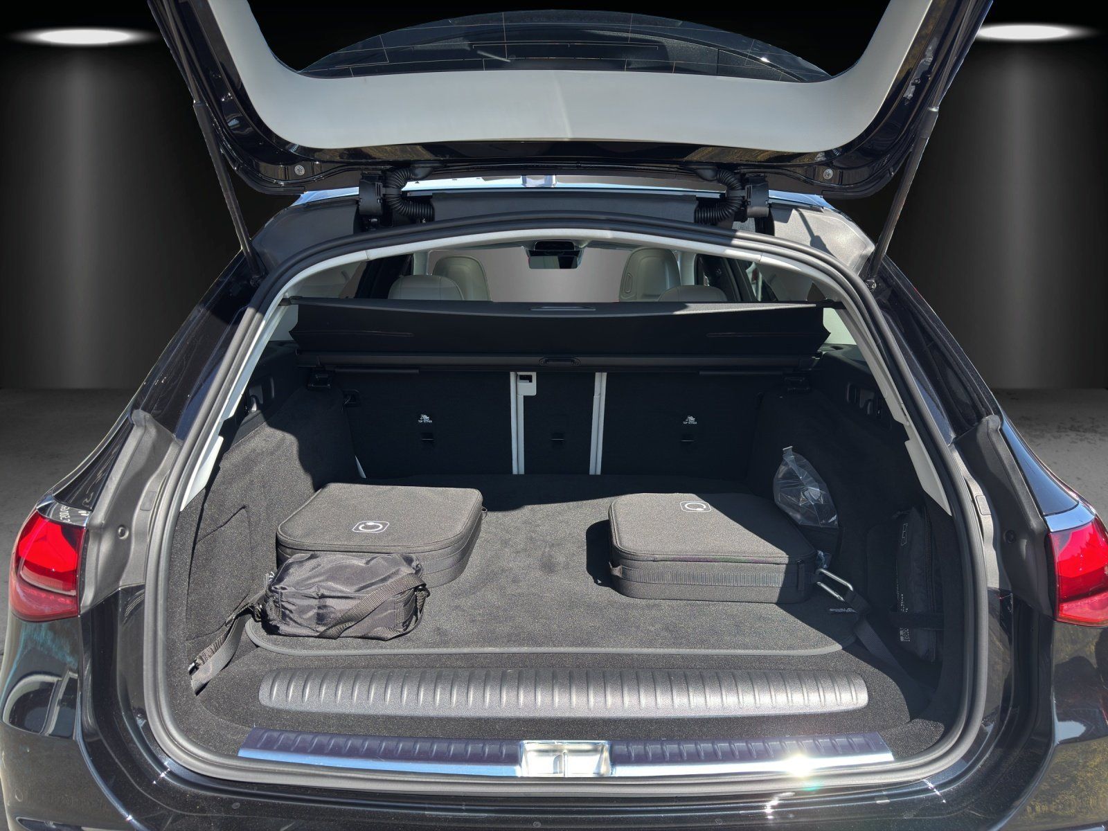 Fahrzeugabbildung Mercedes-Benz E300de T ExcluPrem ENERGIZING+ DISTR Pano 20"AMG