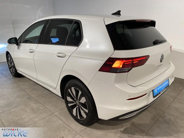 Golf VIII 1.0 eTSI DSG Move NAVI KLIMA PDC PANO