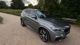 BMW X5 xDrive40d -Garantie*M Paket*HUD*360*SitzKlima - BMW X5 mit Diesel-Antrieb: Grau, Luftfederung