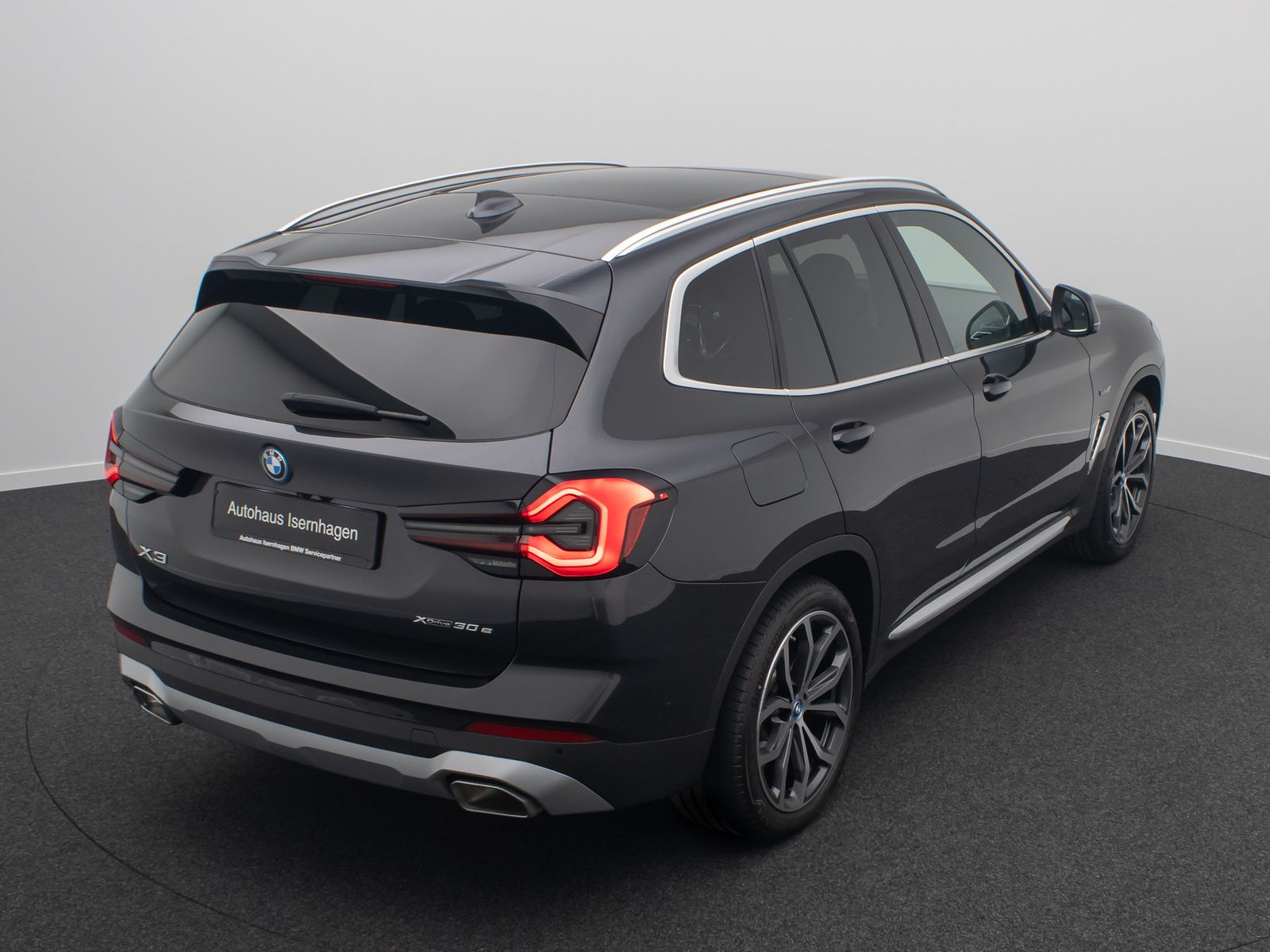 Fahrzeugabbildung BMW X3 xD30e Komfort DAB Laser HiFi HUD Panorama 20"