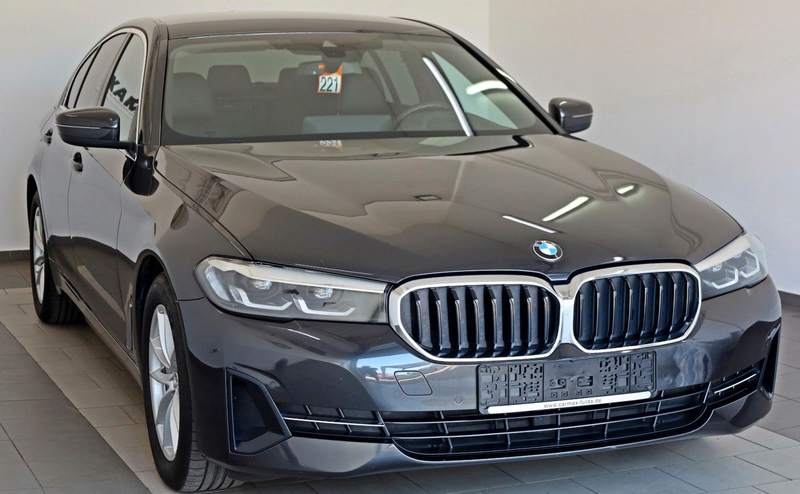 Fahrzeugabbildung BMW 530 d xDrive Lim. Leder,Navi,LED,Kamera,HUD,+WR