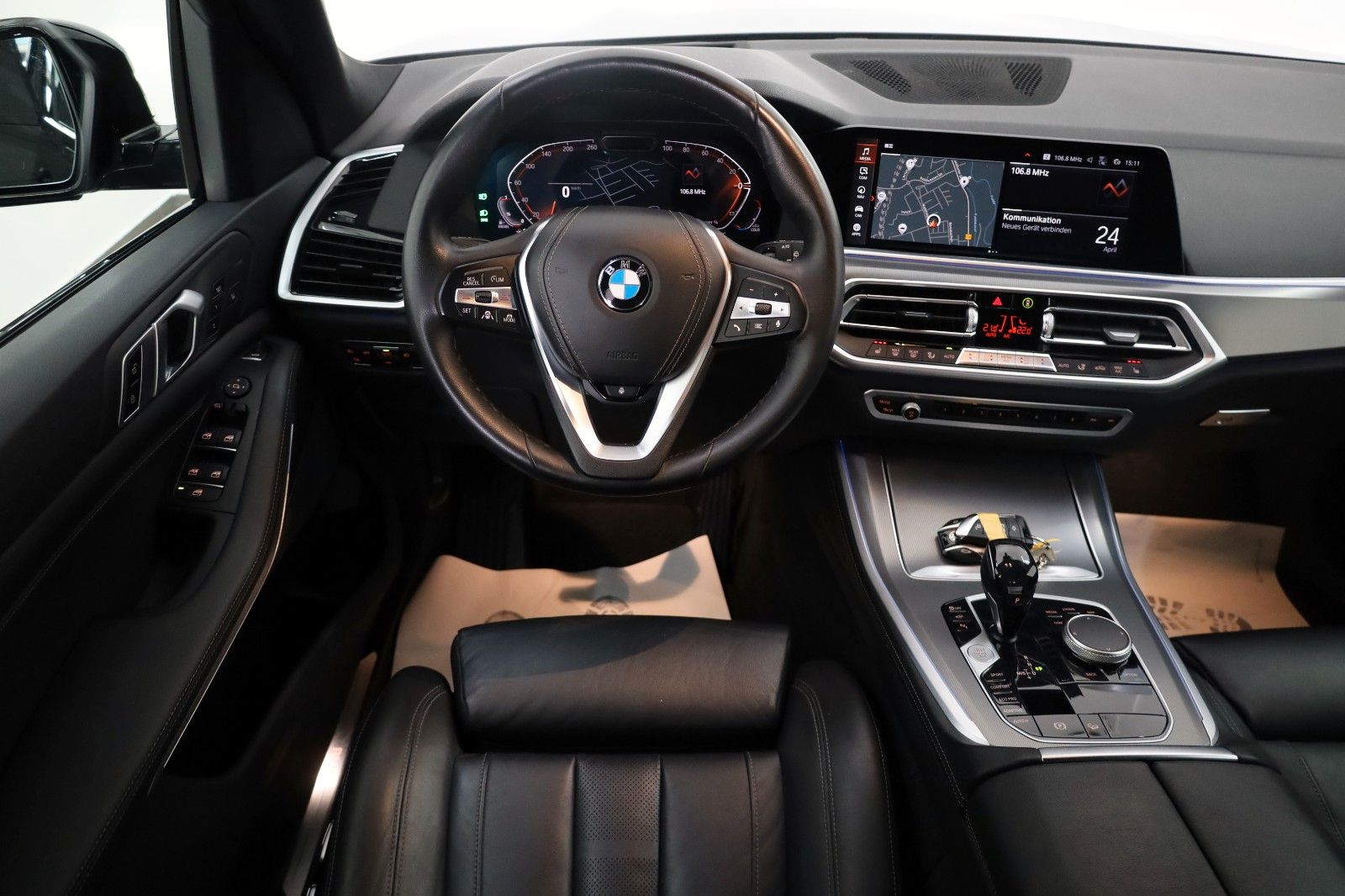 Fahrzeugabbildung BMW X5 xDrive 30d Leder,Navi,LED,PanDach,HeadUp,360°