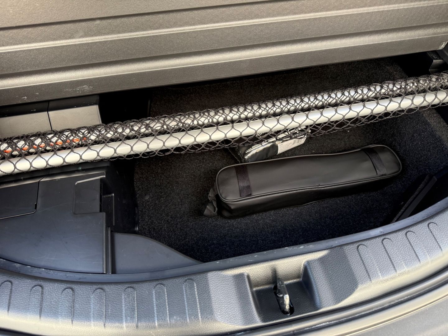 TOYOTA RAV 4 Hybrid Edition-S+ 2.5 VVT-i Navi Alu SHZ R - Image 22