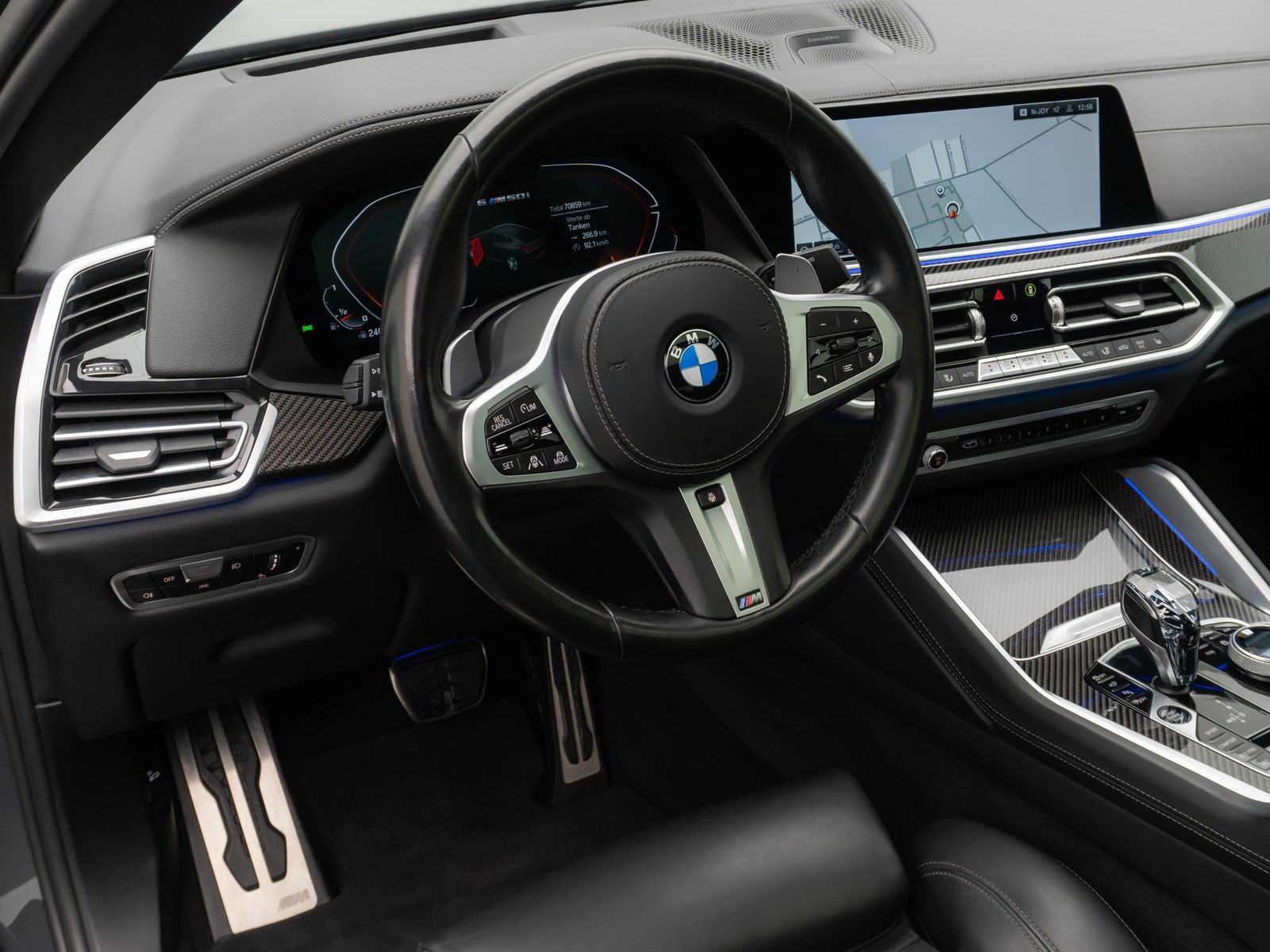 Fahrzeugabbildung BMW X6 M50i 360° B&W SkyLounge Individual Mega-Voll