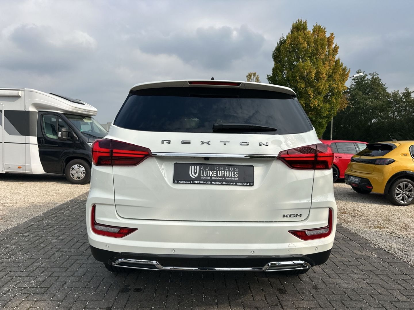 Fahrzeugabbildung KGM Rexton 2.2 Lux 8 AT AWD Navi Leder 360 Kamera