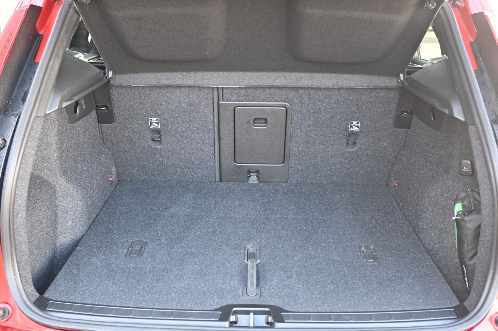 Fahrzeugabbildung Volvo XC40 B3 Plus Dark*LED*PANO*360*H&K*BLIS