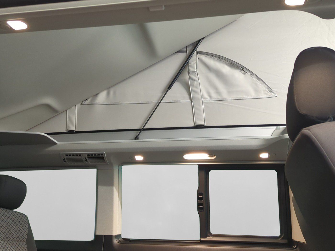 Volkswagen T6.1 California Beach 2.0 TDI DSG Camper Ed. LED foto 20