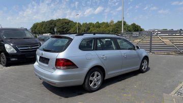 Volkswagen Golf - 6
