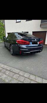 BMW M550i xDrive/ Keyless/360*/Navi/ Leder/HUD. - schwarze BMW 550