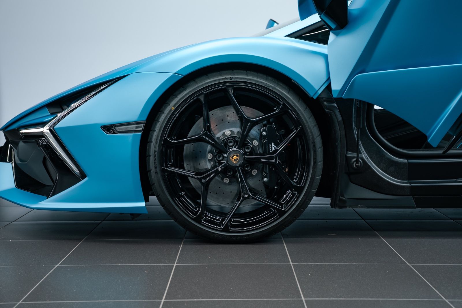 Fahrzeugabbildung Lamborghini Revuelto V12/STOCK/ STYLE PACK/PASS. DISPLAY