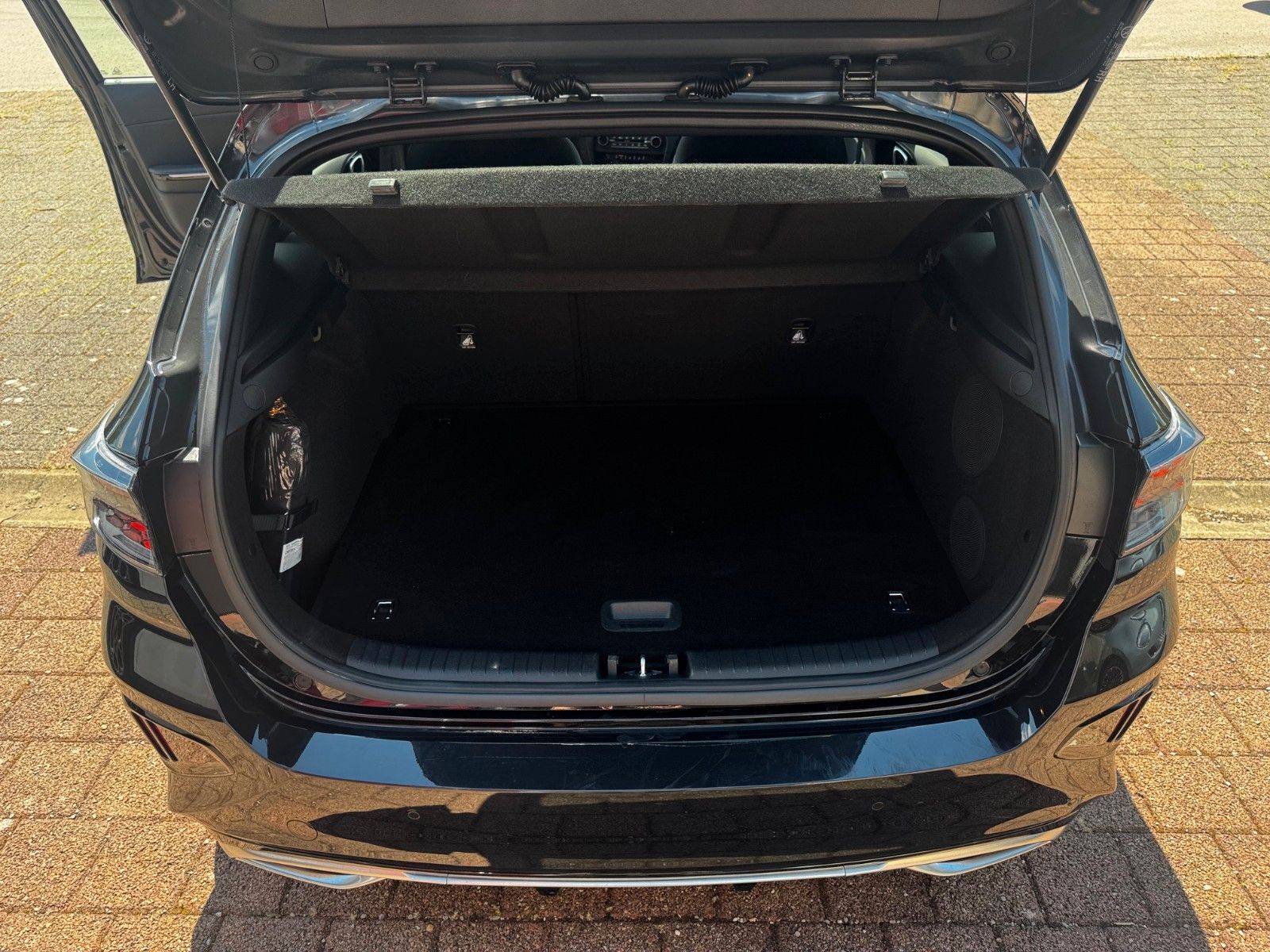 Fahrzeugabbildung Kia CEED 1.5T DCT7 GTL BENZIN 160 PS KAMERA NAVI