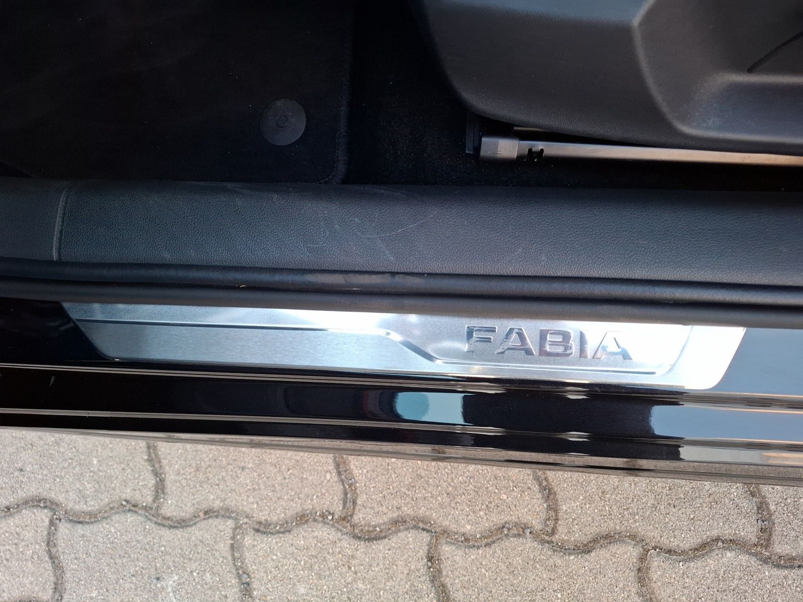 Fahrzeugabbildung SKODA Fabia 1.0 Monte-Carlo LED Climatronic AID PDC SH