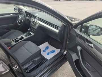 Volkswagen Passat - 11