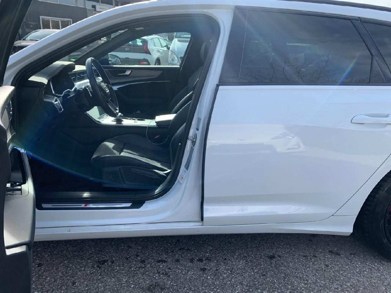 Fahrzeugabbildung Audi A6 Avant 55 TFSI e quattro sport +Business-Paket