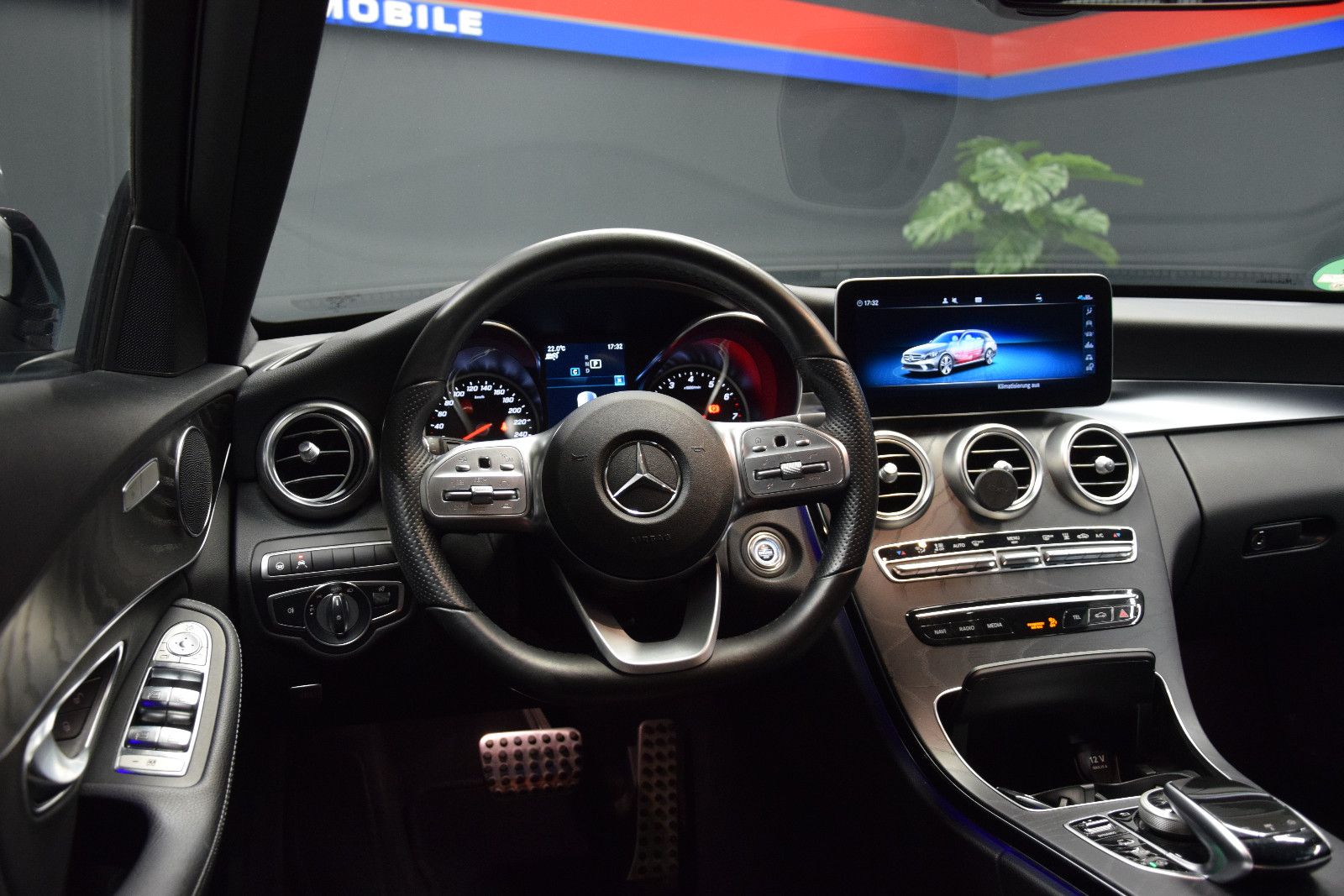 Fahrzeugabbildung Mercedes-Benz C 200 C T-Modell C 200 4Matic Vollleder ACC 360°