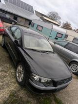 Volvo S60 2.5T AWD  211 PS  Automatik  ... - Volvo S60 mit Benzin-Antrieb: Limousine, 2.5