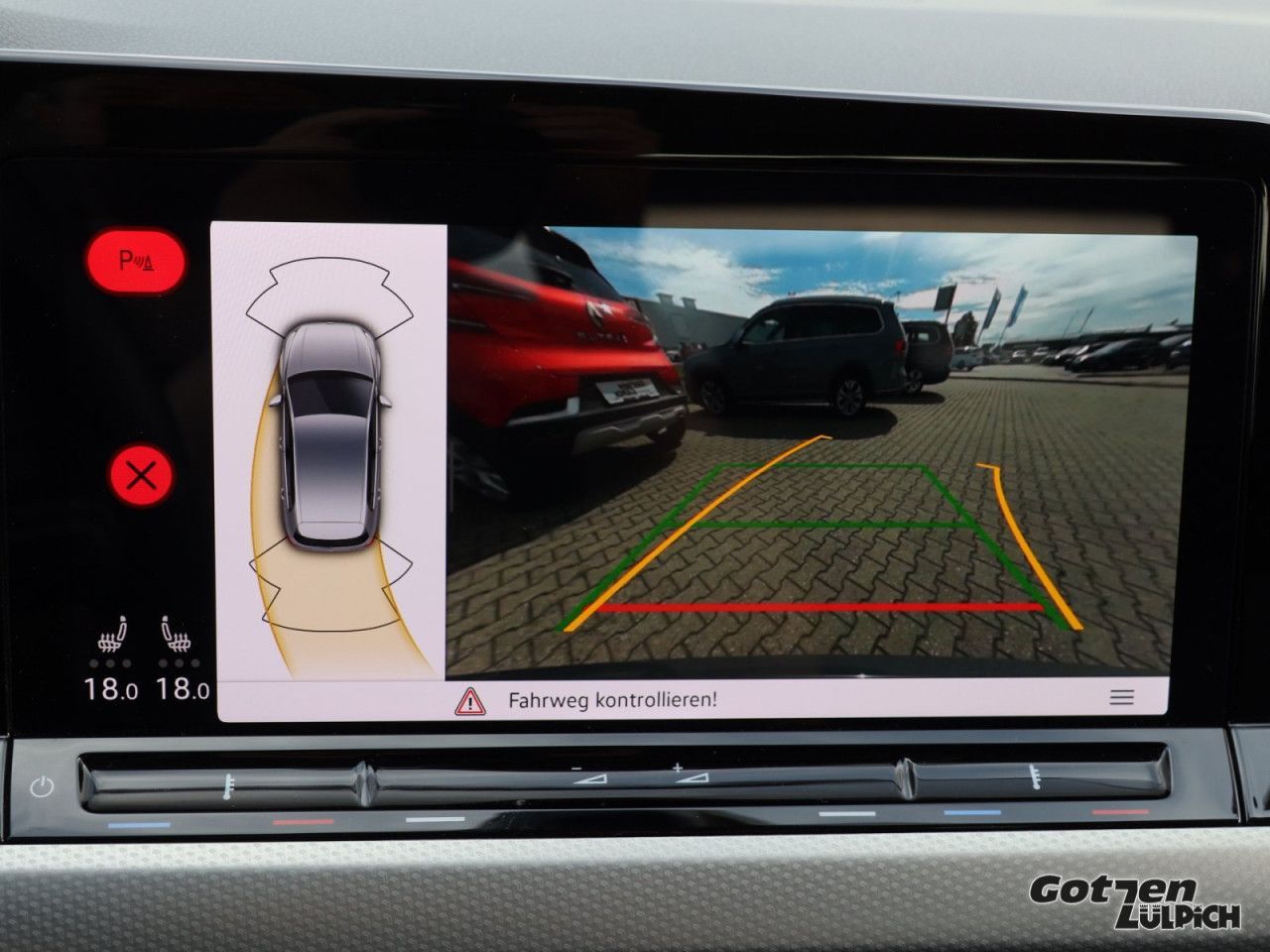 Fahrzeugabbildung Volkswagen Golf VIII 1.5 eTSI Move DSG Navi Bluetooth LED