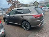 Mitsubishi Outlander PHEV TOP 4WD | 7-Sitzer | Leder | 360° - Mitsubishi Outlander Top mit Hybrid-Antrieb (Benzin/Elektro)