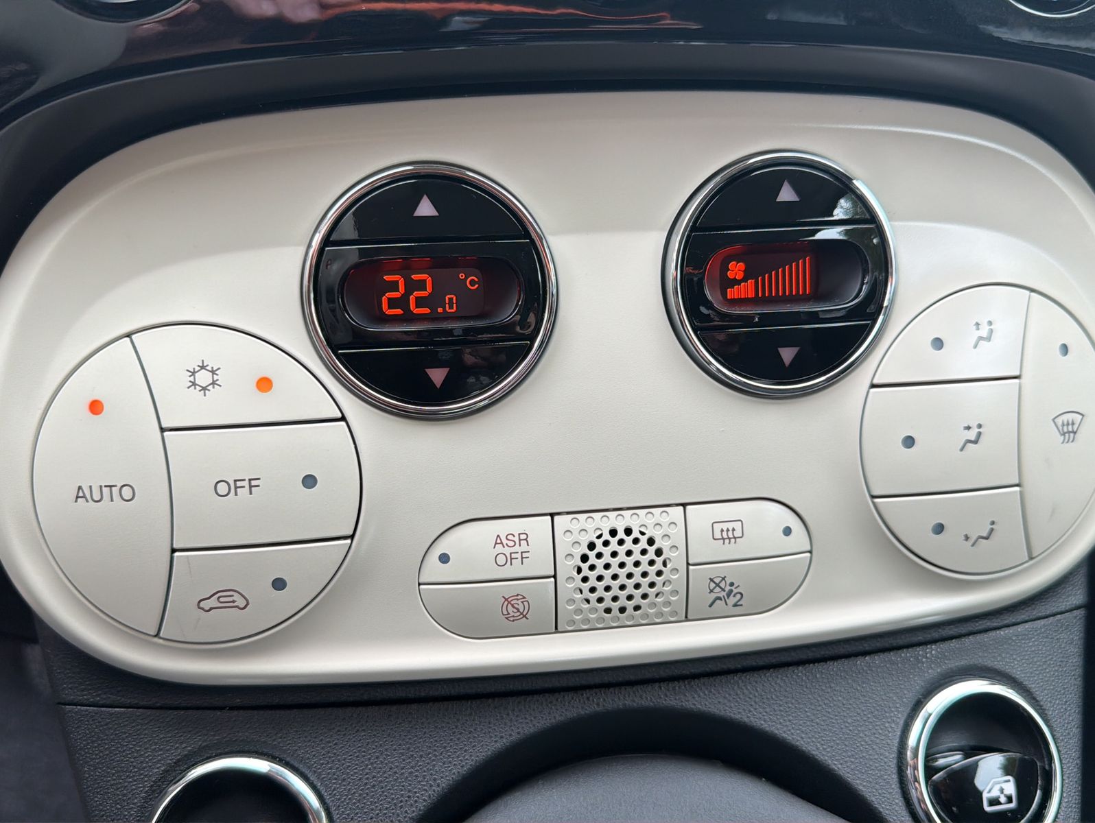 Fahrzeugabbildung Fiat 500C Dolcevita