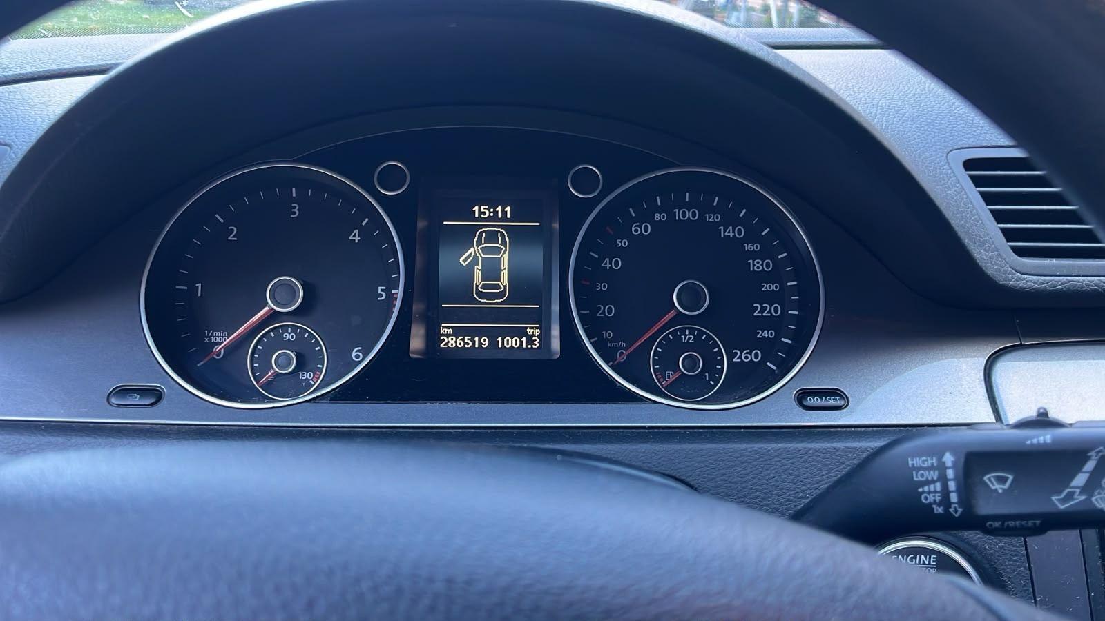 Volkswagen Passat 2009 — photo 14