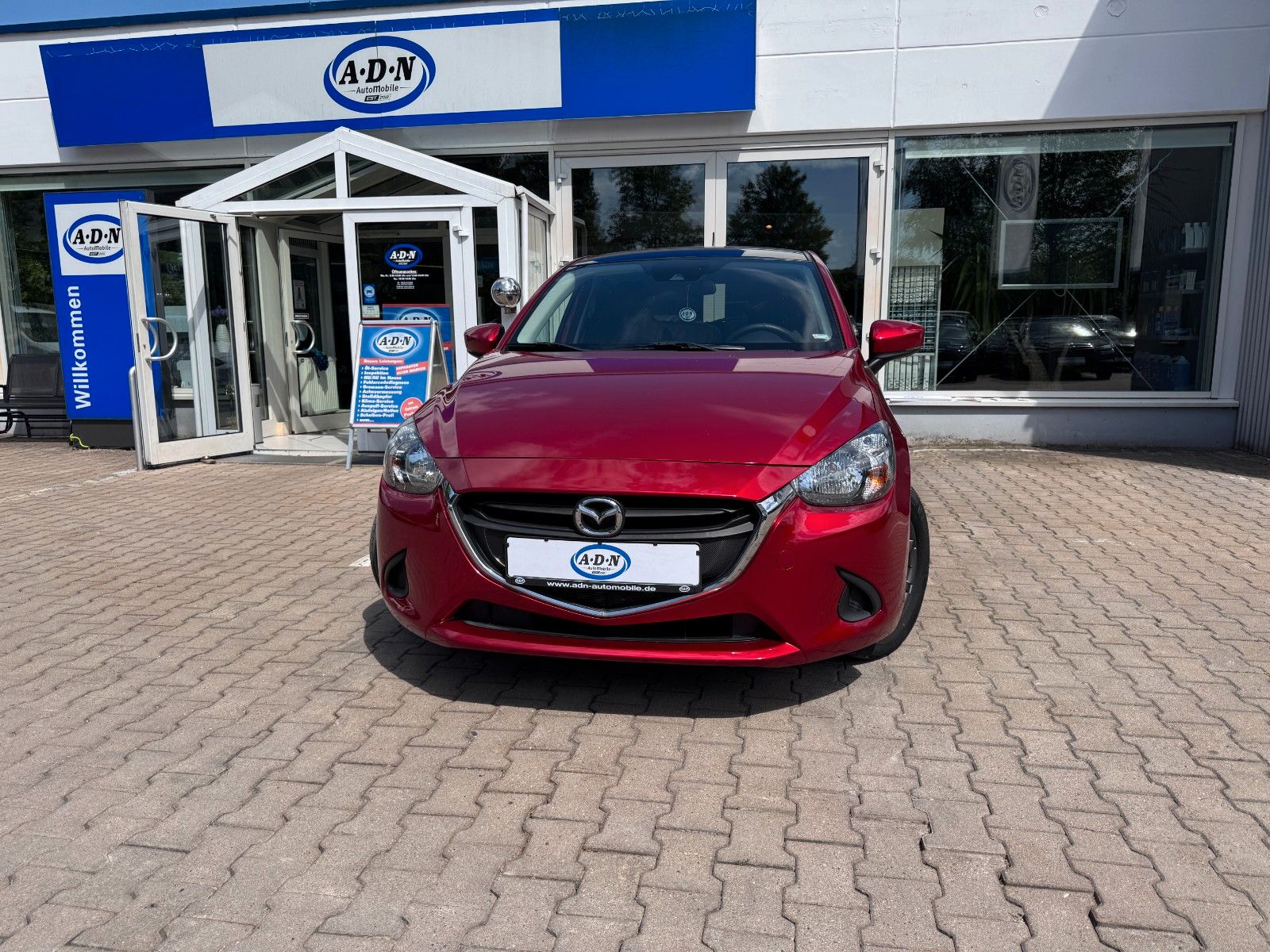 MAZDA 2