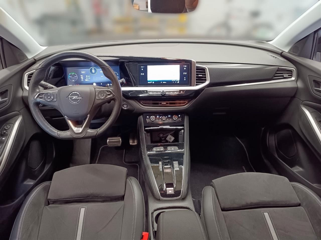 Fahrzeugabbildung Opel Grandland (X) 1.6T GSe HYBRID 4X4 NAVI/SPORT/AHK