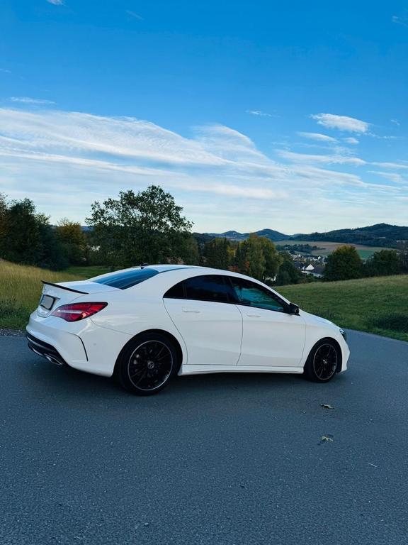 Mercedes-Benz CLA 220