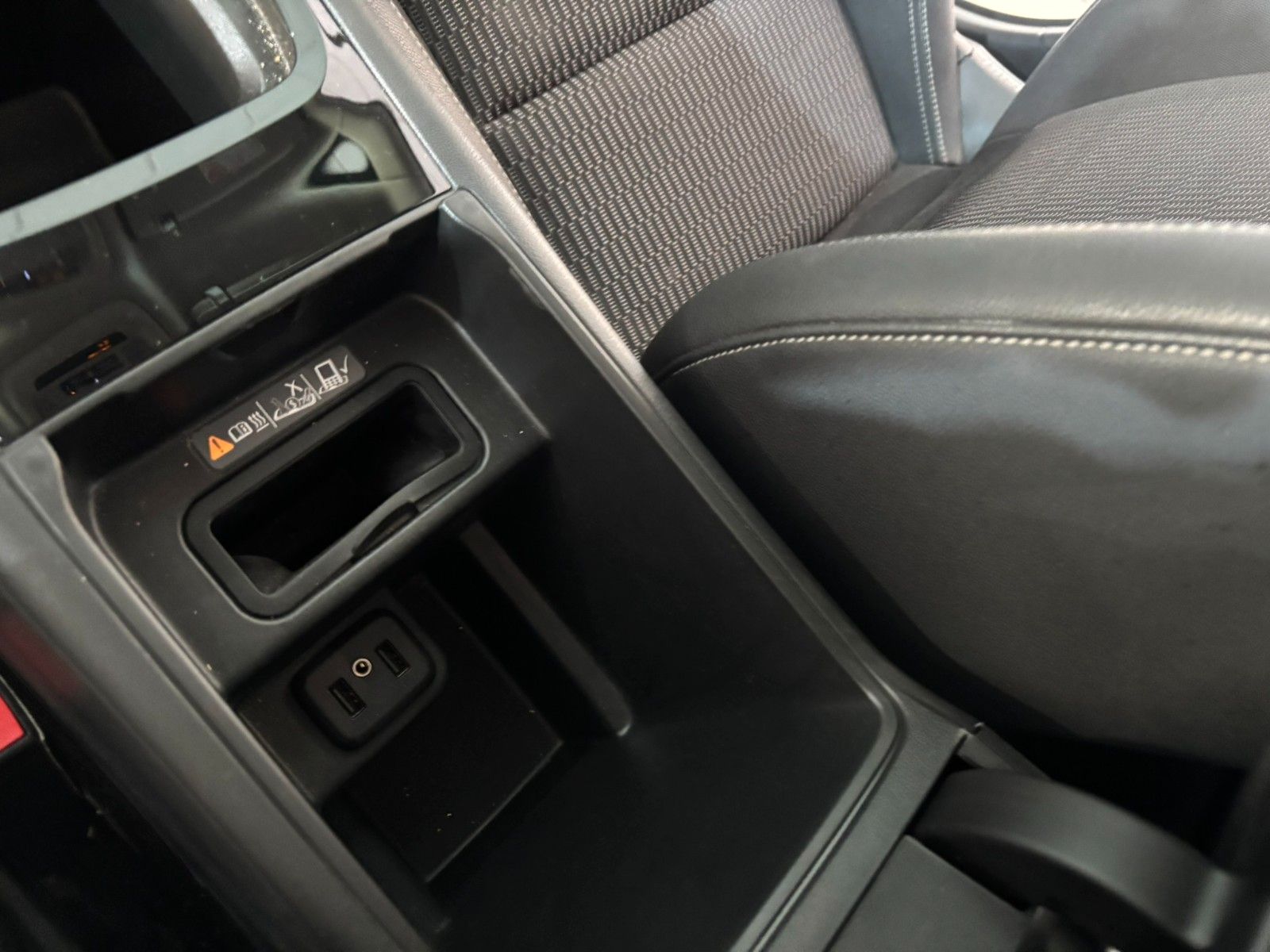 Fahrzeugabbildung Opel Insignia B ST 1.5 INNOVATION NAVI/SHZ/KAMERA/MAT