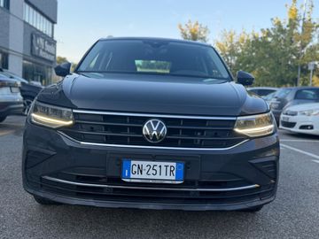 Volkswagen Tiguan - 2