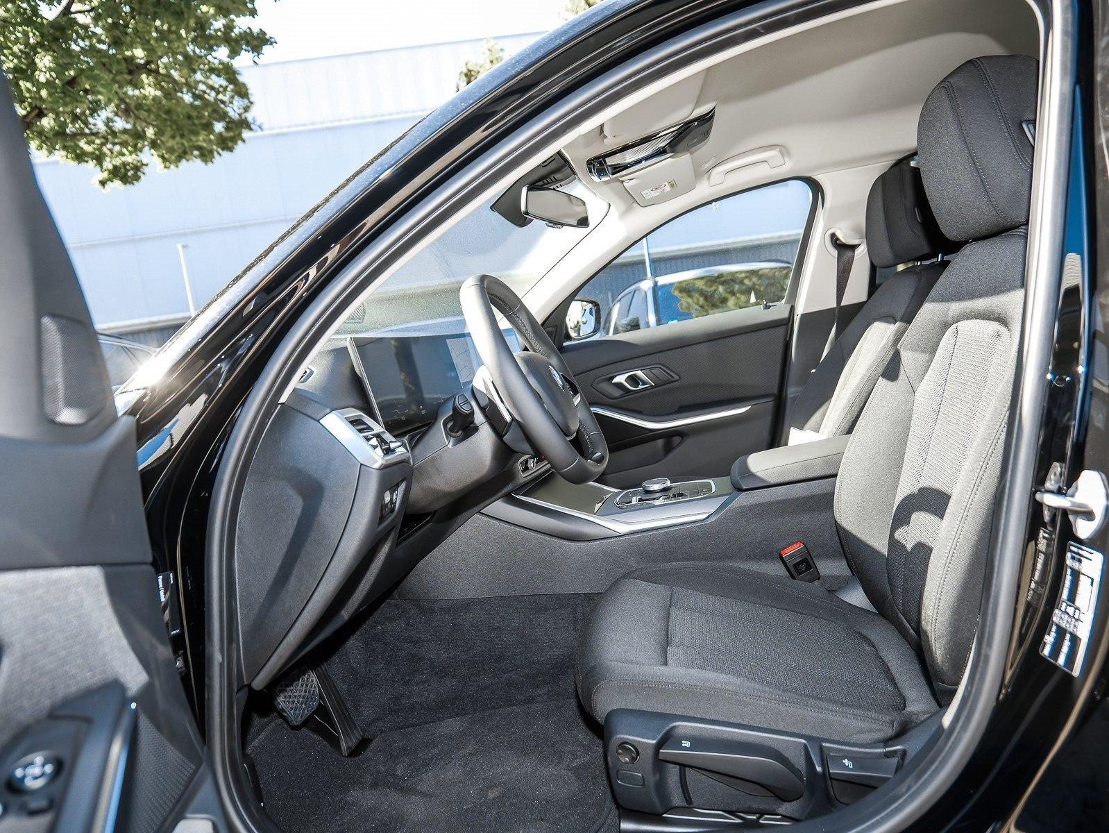 BMW 318i Touring NAVI+HIFI+AHK+ALARM+KZG+LHZ+RFK+LED