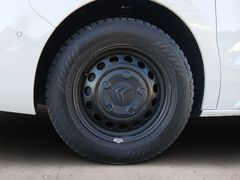 Jumpy Kasten Club M Jumpy Kasten Club M