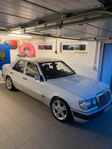Mercedes-Benz W 124 er 220e - Mercedes-Benz 220 aus 1992