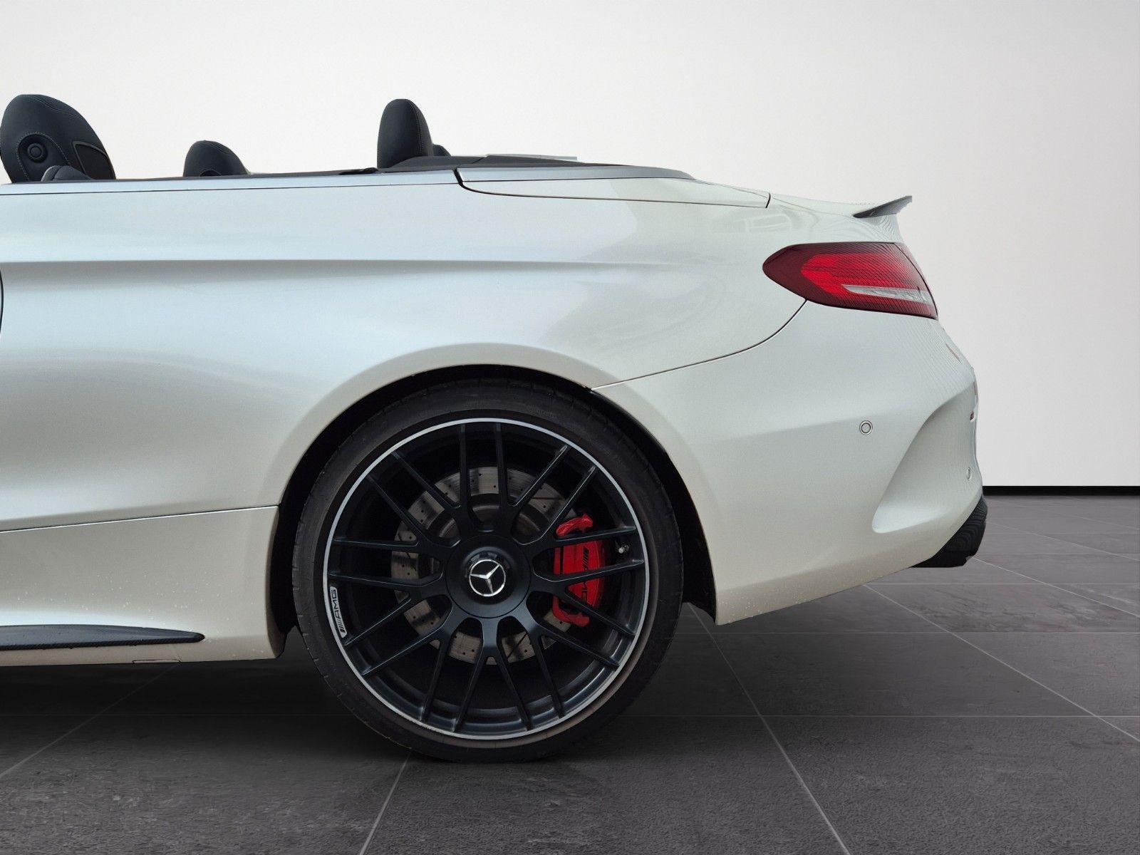 Fahrzeugabbildung Mercedes-Benz C 63S AMG V8 CARBON BURM HUD NIGHT KAM 360°