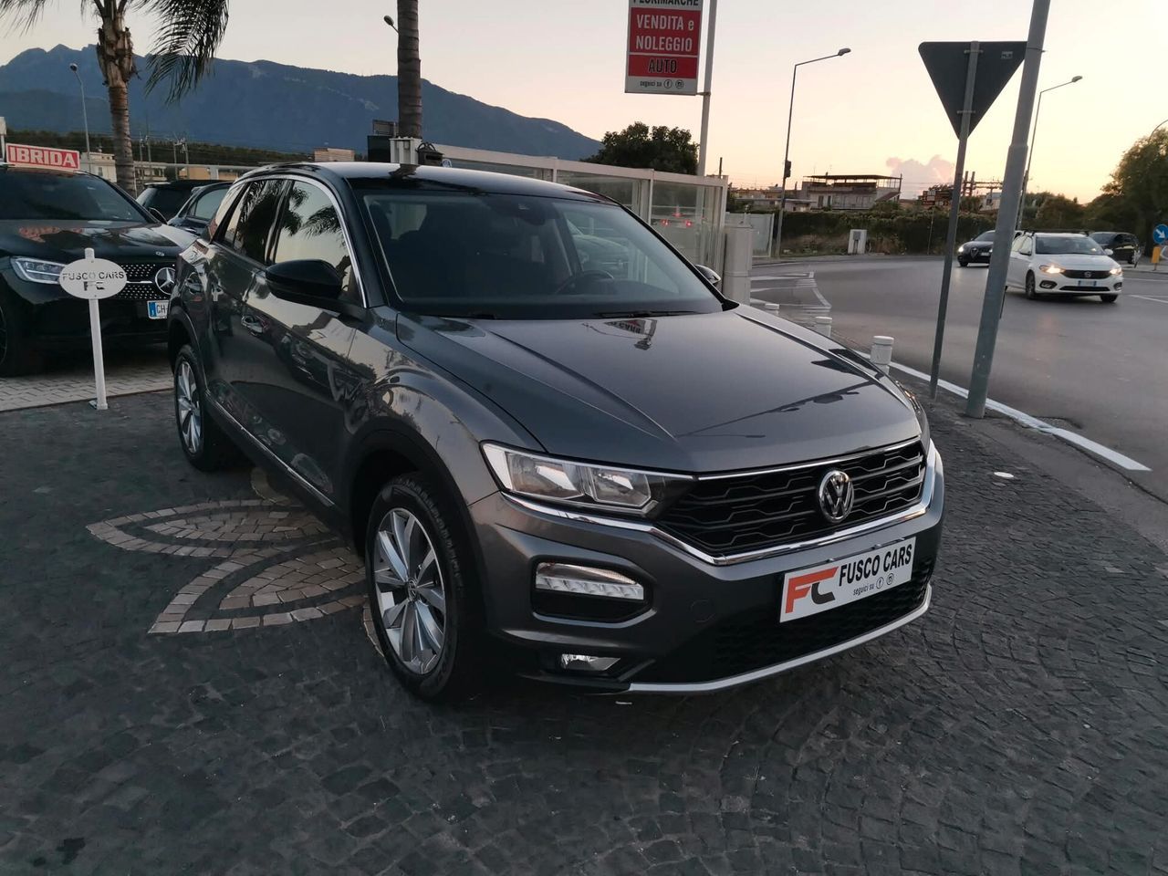 Volkswagen T-Roc 1.0 TSI 115 CV Style BlueMotion imagem 3