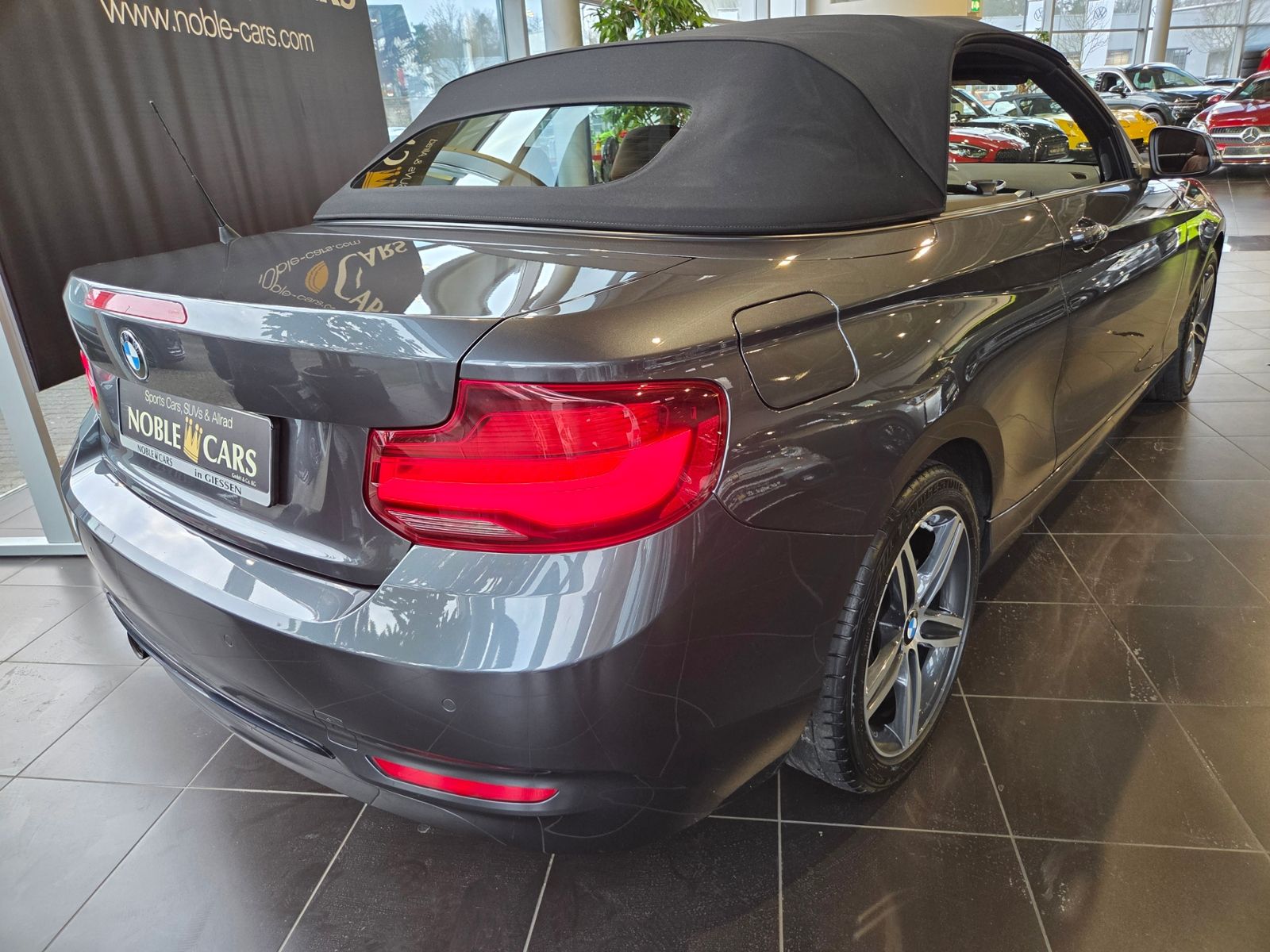 Fahrzeugabbildung BMW 220d Cabrio Sport Line H/K LED NAV SHZ PDC 17"