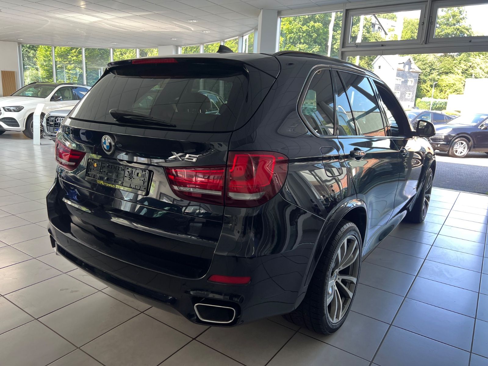 Fahrzeugabbildung BMW X5 xDrive 30 d M Sport Paket *PANO*SOFT-CLOSE*