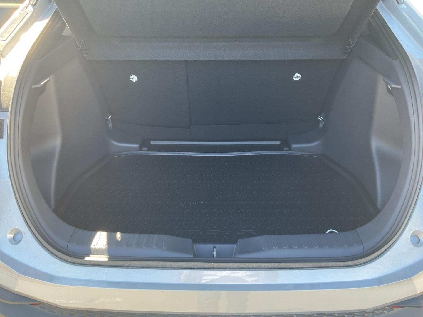 Toyota C-HR Plug-In 2,0 l, 223 PS CVT.4x2 Plugin SUV TE