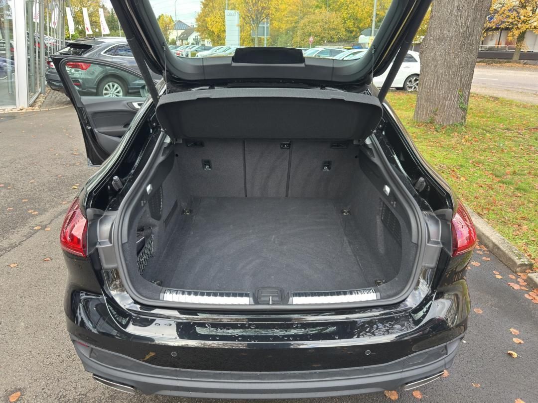 Fahrzeugabbildung Audi A5 Limousine TFSI quattro S tronic Fahren Parken