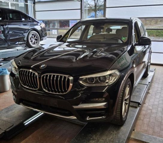 BMW X3 xDrive20d Aut. Luxury Line|NAVI|AHK|LEDER|SHZ