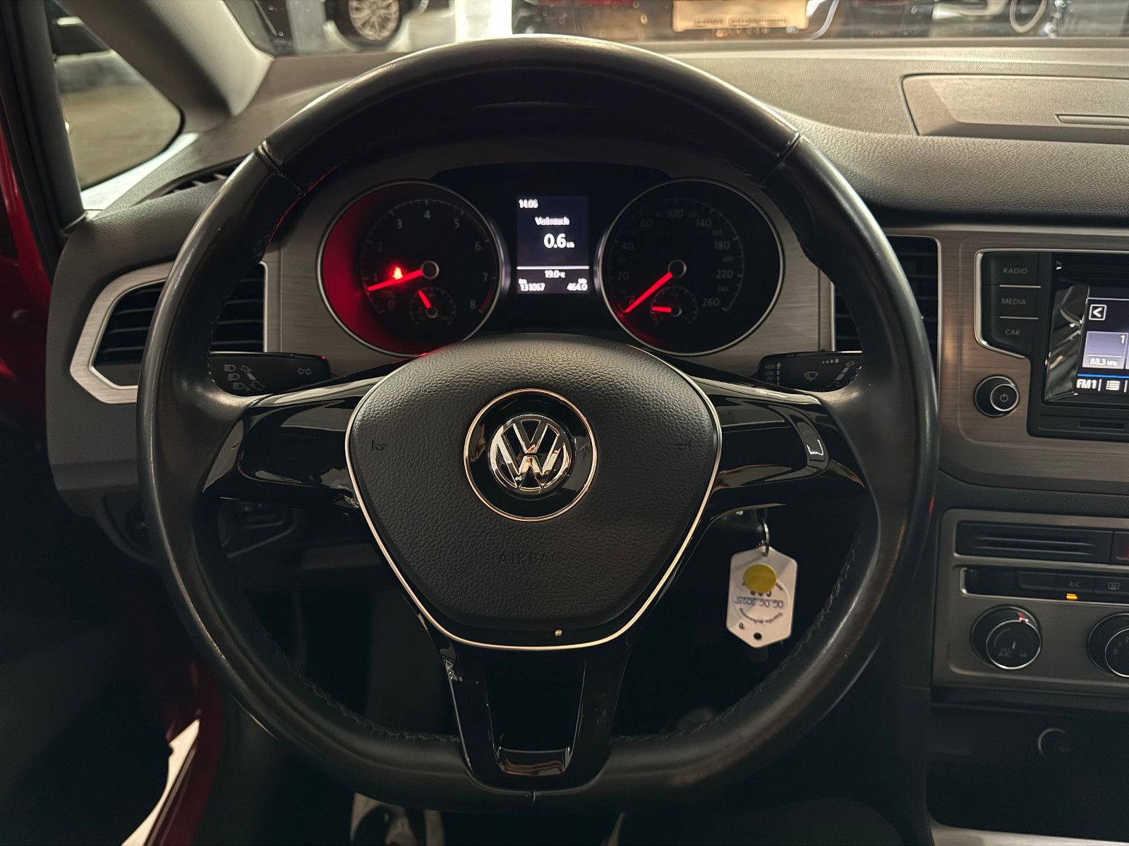 Fahrzeugabbildung Volkswagen Golf 7 TSI SPORTSVAN COMFORTLINE MEDIA PAKET 1.H