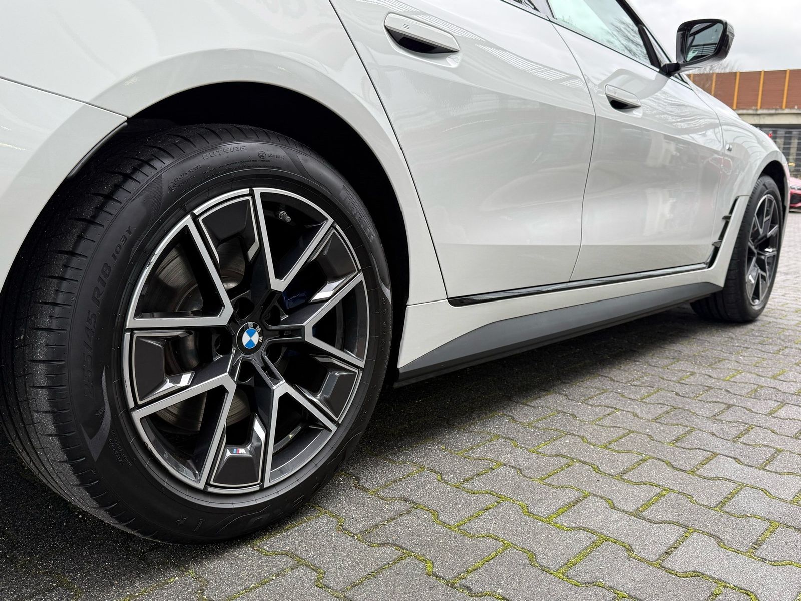 BMW i4 - Bild 11