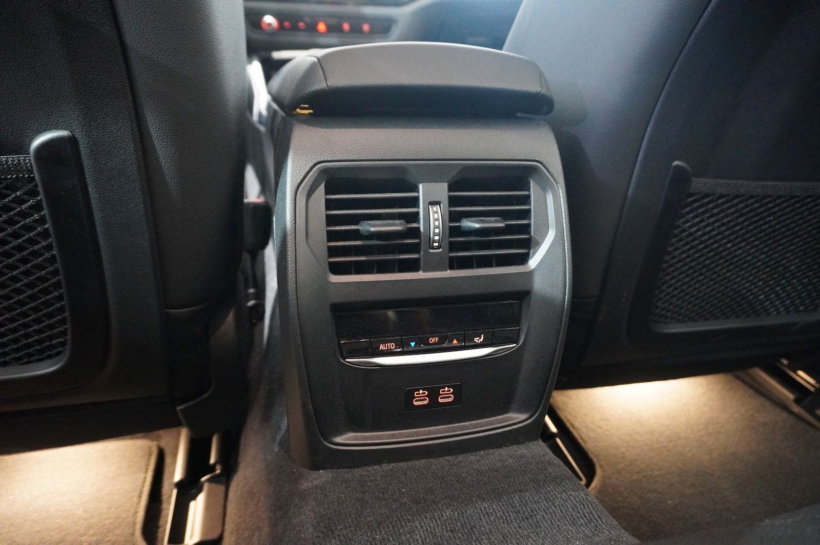Fahrzeugabbildung BMW i4 Gran Coupe 35 eDrive 70KWH NAVI/KAMERA/SPORT