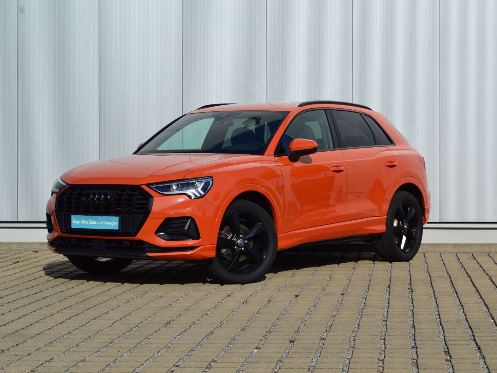 Q3 35 TFSI S-tronic Advanced OPTIK-SW/AHK/LED/18