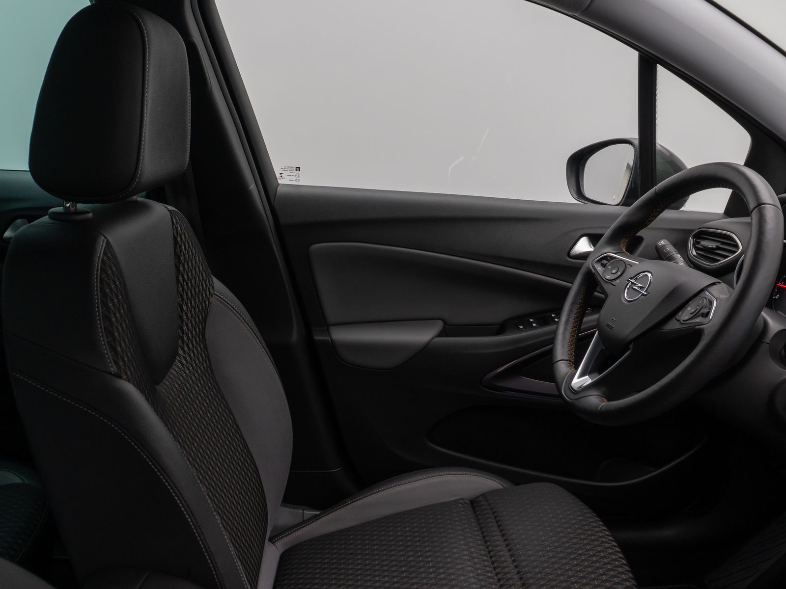 Fahrzeugabbildung Opel Crossland Innovation Kamera Navi L-hzg LED AHK