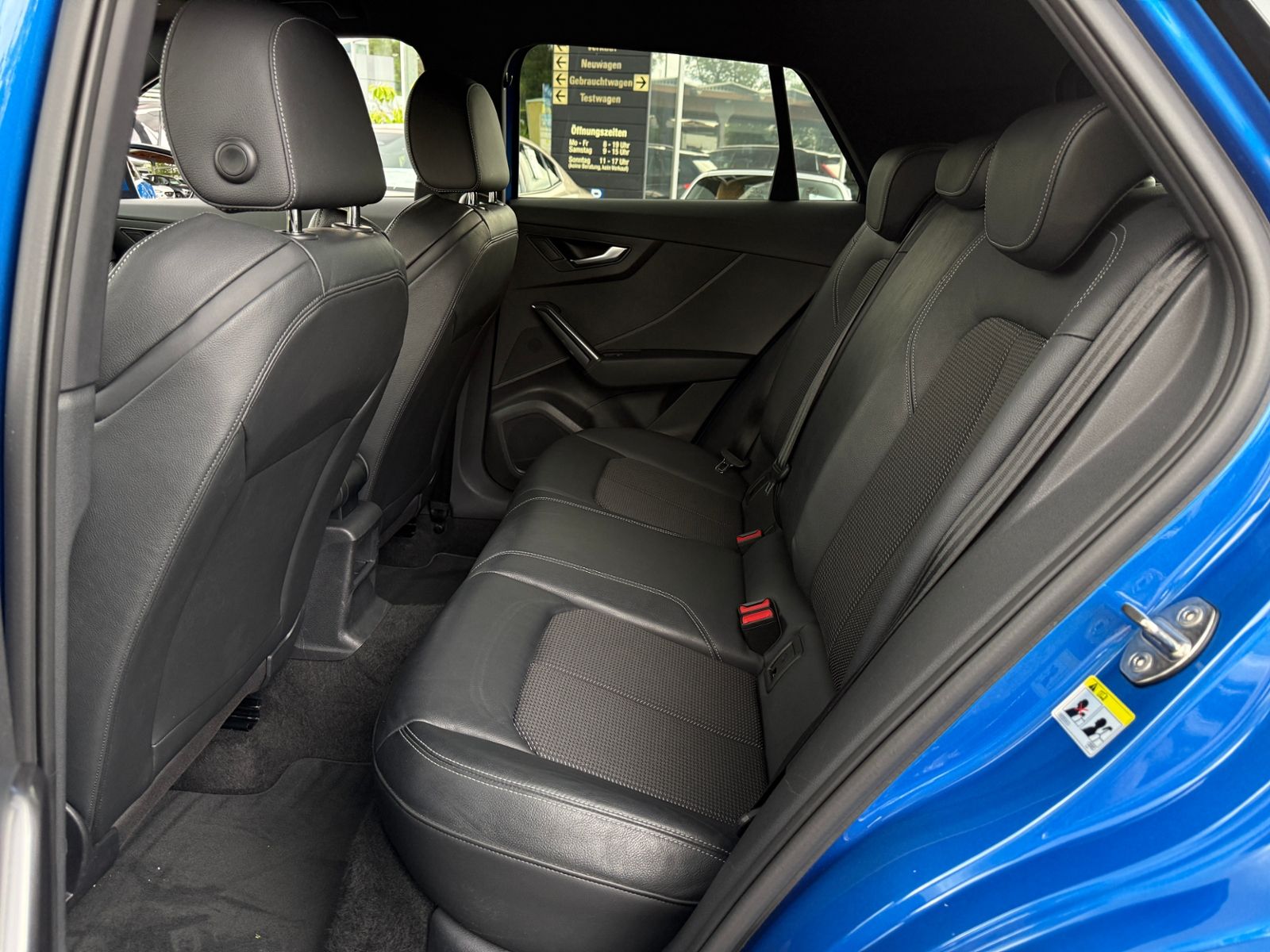 Fahrzeugabbildung Audi Q2 sport S line 35 TFSI KAM LED 19" Virtual
