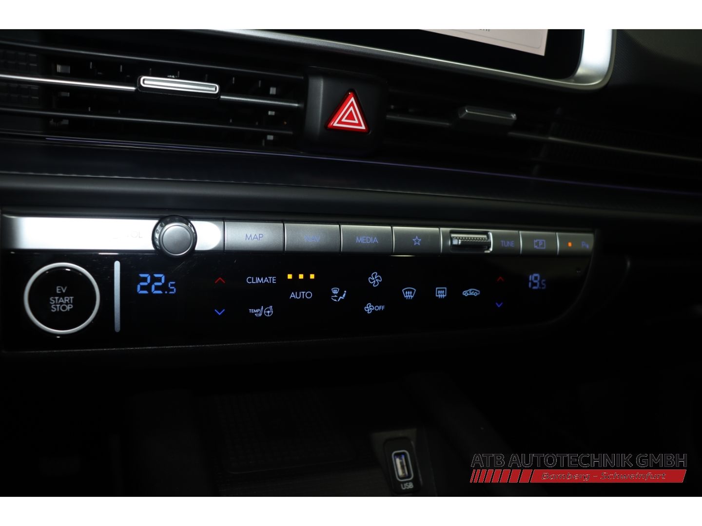 Fahrzeugabbildung Hyundai IONIQ 6 TECHNIQ 77,4 kWh 97,3% SOH HUD Navi LED