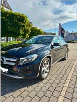Mercedes-Benz GLA 180  Benzin  - Mercedes-Benz GLA-Klasse von privat